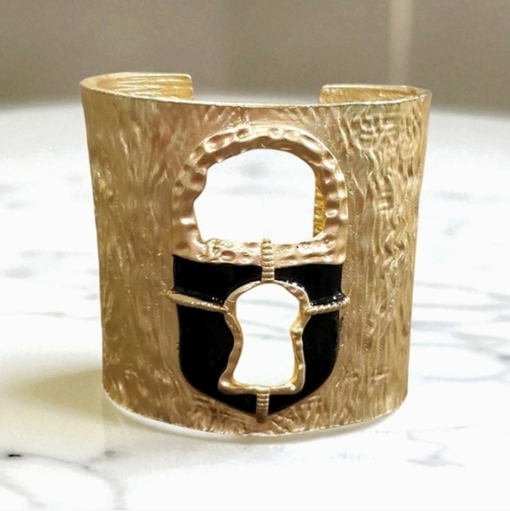 18k Matte Gold Plated High-end Designer Enamel Lock Keyhole Cuff Bracelet